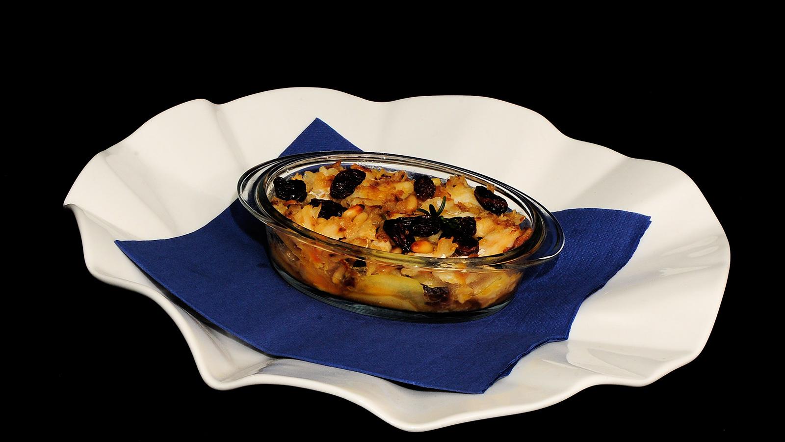 Bacalao con pasas ve çam fıstığı: geleneksel tarif ve varyasyonlar