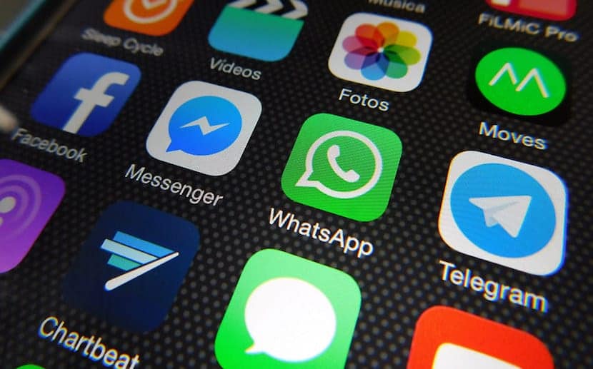 Çocuklar, Kendi Telefonları ve WhatsApp: Güvenli Kullanım İçin Nasıl Karar Vermeli ve Desteklemeliyiz?